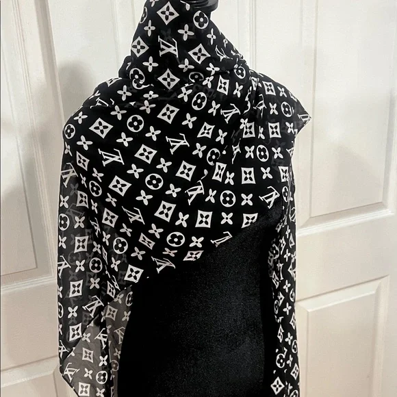 (( not authentic))NEW❤️LV Chiffon Shawl - Picture 14 of 17